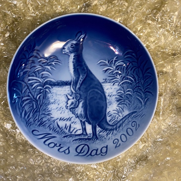 BING & GRØNDAHL Copenhagen Porcelain Mothers Day Plate 2002